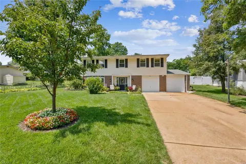 Exterior - 411 Wyncrest Dr, Ballwin, MO 63011 photo 7 of 8