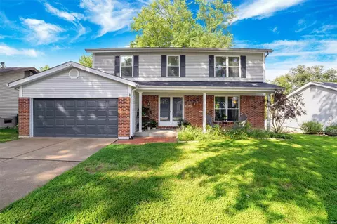 5123 Suson Oaks Ct, Saint Louis, MO 63128