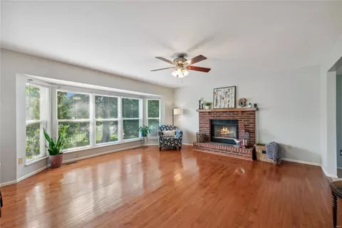 137 Gunston Hall Dr, Saint Charles, MO 63304 photo 7