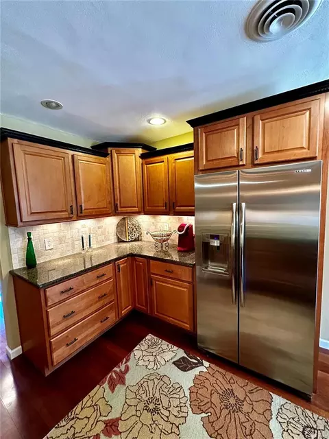 Kitchen - 420 Mayfair Dr, Ballwin, MO 63011 photo 2 of 4