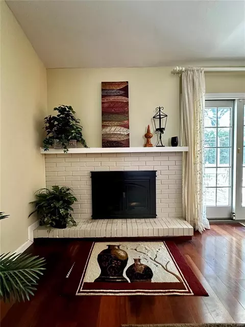 Living - 420 Mayfair Dr, Ballwin, MO 63011 photo 3 of 4