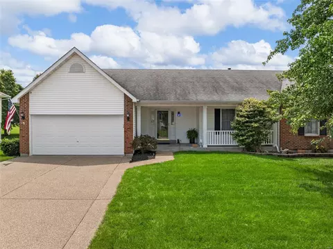 6906 Emmons Dr, O'fallon, MO 63368