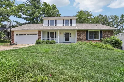 2012 Emerald Crest Ct, Chesterfield, MO 63017