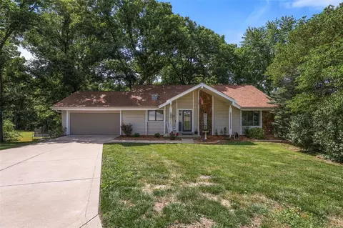 9 Huntsman Ct, Lake Saint Louis, MO 63367
