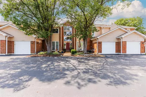 1340 Holgate Dr #G4, Ballwin, MO 63021
