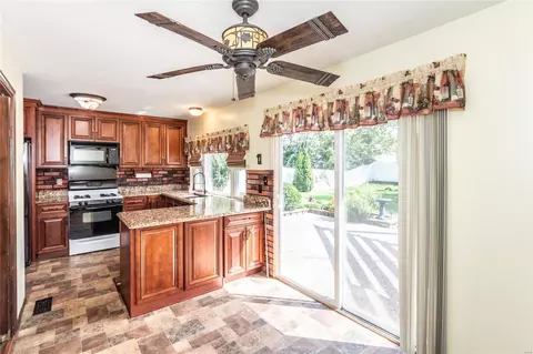 274 Village Mead Dr, Ballwin, MO 63021 photo 8