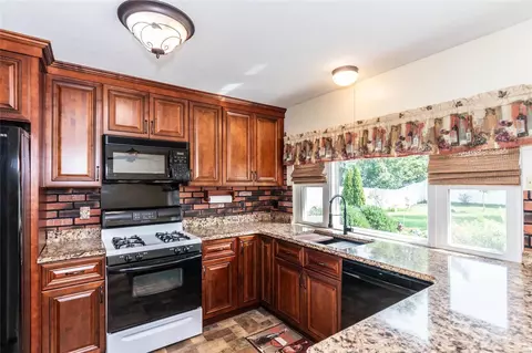 274 Village Mead Dr, Ballwin, MO 63021 photo 9