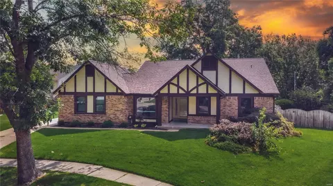 6844 River Hollow Ct, Saint Louis, MO 63129