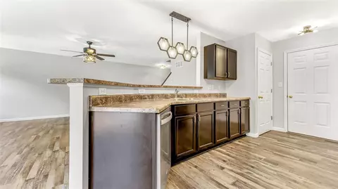 Entry Way - 208 Springbeach Dr, O'fallon, MO 63368 photo 4 of 5