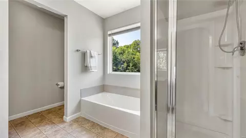 Bath - 208 Springbeach Dr, O'fallon, MO 63368 photo 2 of 3