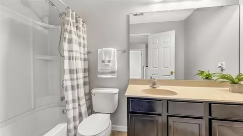 Bath - 208 Springbeach Dr, O'fallon, MO 63368 photo 3 of 3