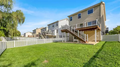 Exterior - 208 Springbeach Dr, O'fallon, MO 63368 photo 4 of 7