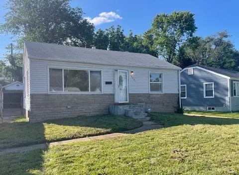 8321 Fairbanks Dr, Saint Louis, MO 63134