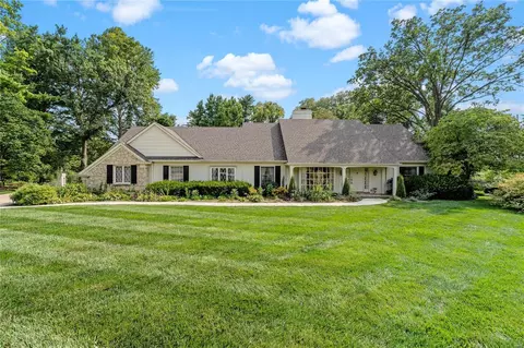 608 Indian Trail Dr, Saint Charles, MO 63301