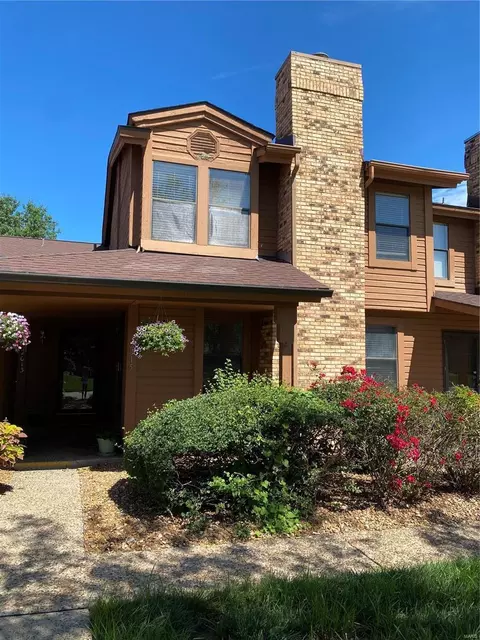 2015 Avignon Dr #C, Saint Charles, MO 63303