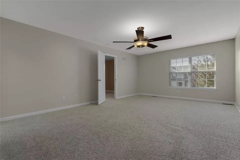 Bedroom - 913 Tower Pl, O'fallon, MO 63366 photo 2 of 5