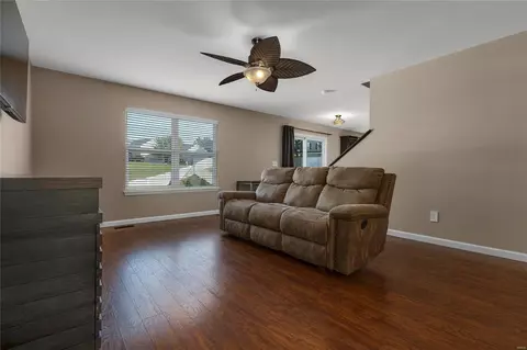 913 Tower Pl, O'fallon, MO 63366 photo 5