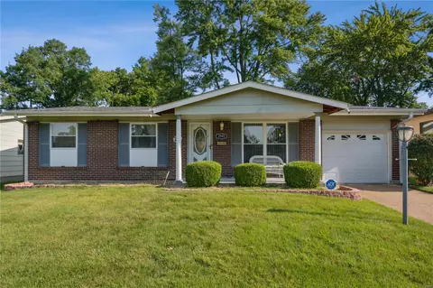 2545 Guildford Dr, Florissant, MO 63033