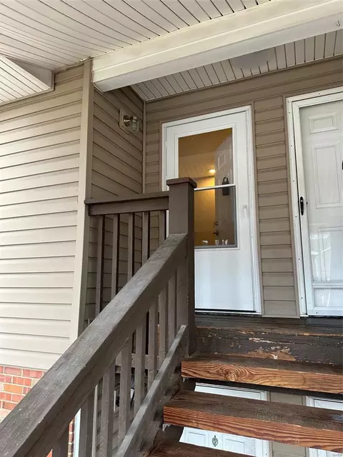 2128 New Sun Dr, Florissant, MO 63031