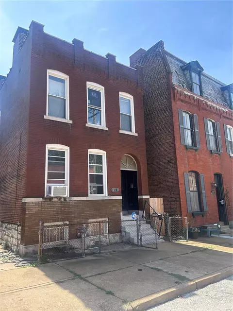 1506 Mallinckrodt St, Saint Louis, MO 63107