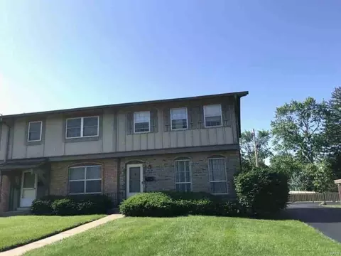3194 Carefree Ln, Florissant, MO 63033