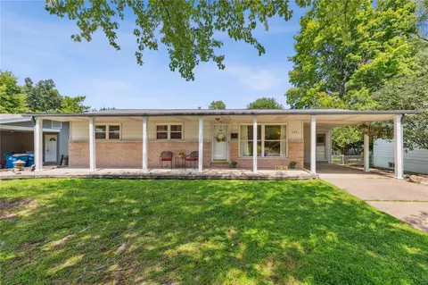 727 Teson Rd, Hazelwood, MO 63042