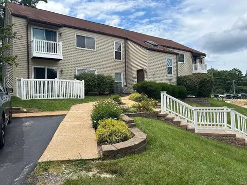 1307 Glendale Gdns #A, Glendale, MO 63122