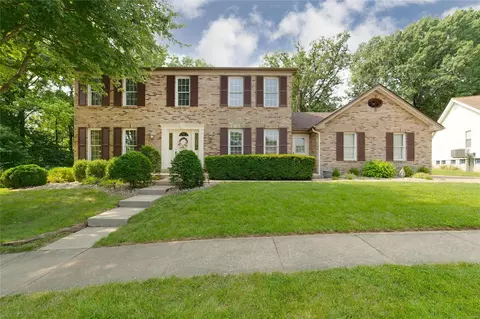 142 Beaujolais Dr, Florissant, MO 63031