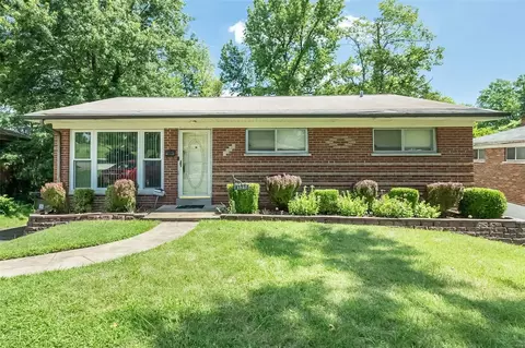 1540 Park Way Dr, Saint Louis, MO 63130