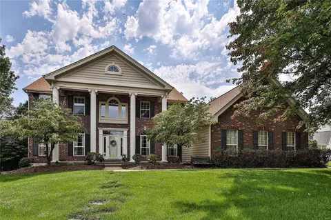 103 Creek View Dr, Saint Charles, MO 63304