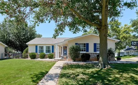 1493 Colgate Dr, Saint Charles, MO 63303