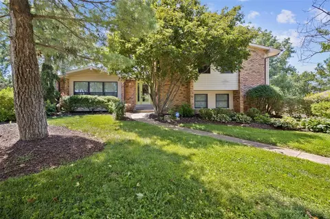 2532 Charglow Dr, Saint Louis, MO 63129