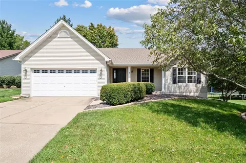 858 Emerald Place Dr, Saint Charles, MO 63304