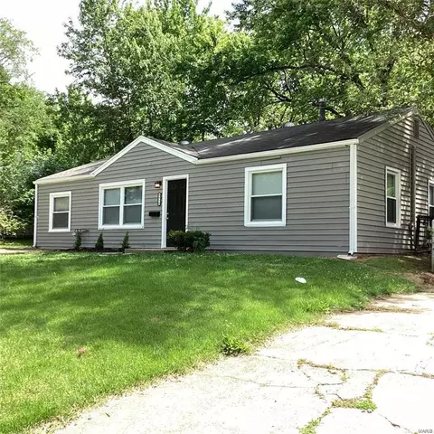 9810 Vickie Pl, Saint Louis, MO 63136