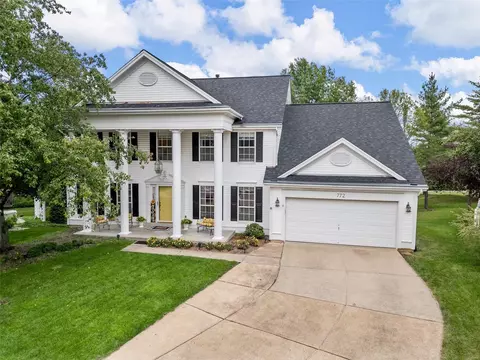 772 Charleston Oaks Dr, Ballwin, MO 63021
