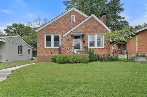 474 Burns Ave, Kirkwood, MO 63122
