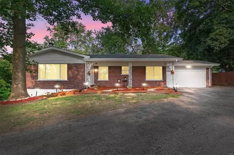 11355 Old Halls Ferry Rd, Florissant, MO 63033
