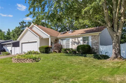 2313 Longmont Dr, O'fallon, MO 63368