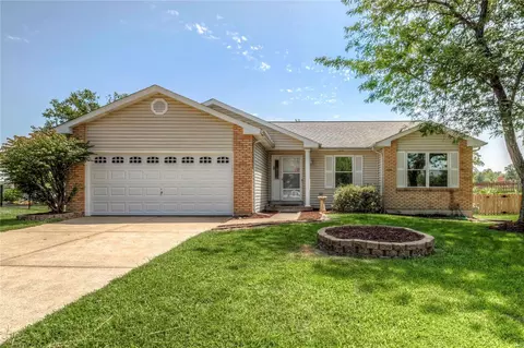 4103 Chatham Pl, Saint Charles, MO 63304