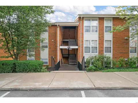 1968 Greenglen Dr #102, Saint Louis, MO 63122