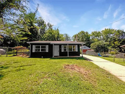 32 Lee Dr, Saint Charles, MO 63301