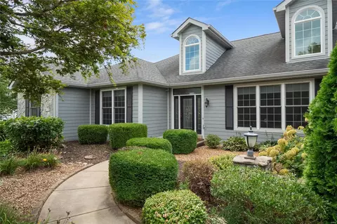 1374 Lakeway Dr, Defiance, MO 63341
