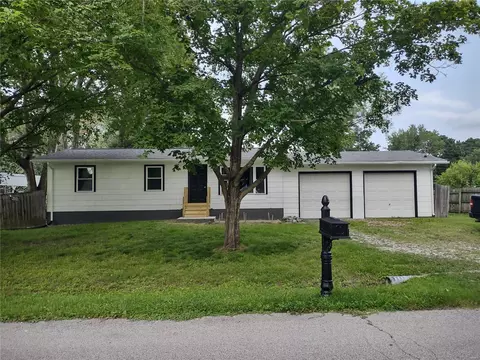 214 Pauline Dr, Saint Charles, MO 63301