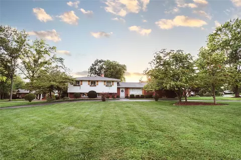 5006 Cold Springs Ln, Saint Louis, MO 63128