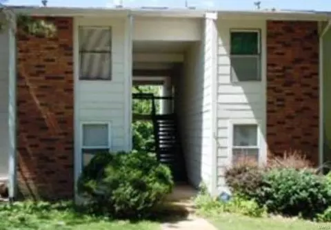 12452 Sea Lane Dr #B, Florissant, MO 63033