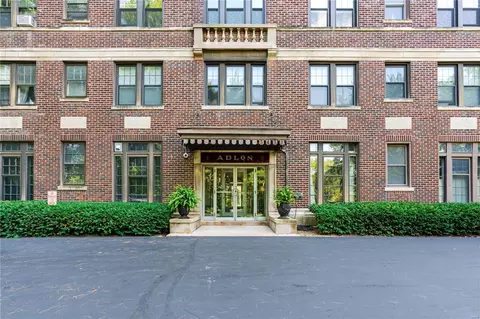 3438 Russell Blvd #702, Saint Louis, MO 63104