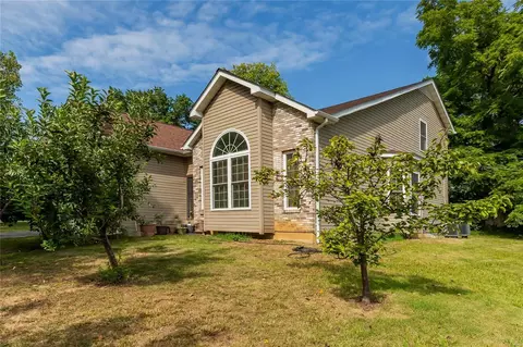 13 Crabapple Ct, Olivette, MO 63132 photo 3