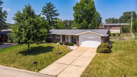 2615 Cliffwood Trl, Saint Louis, MO 63129