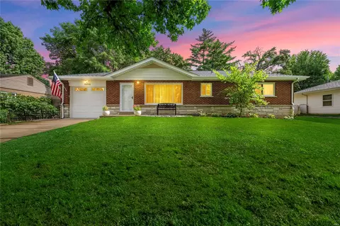 8856 Glen Rose Dr, Saint Louis, MO 63126