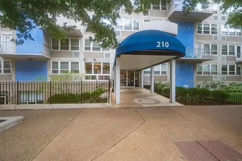 210 N 17th St #810, Saint Louis, MO 63103